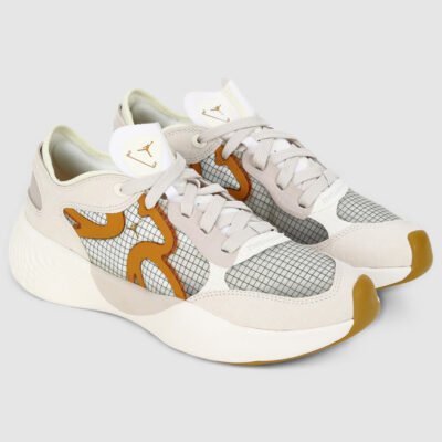 NIKE Running Shoes For Women  (Off White , 5.5)