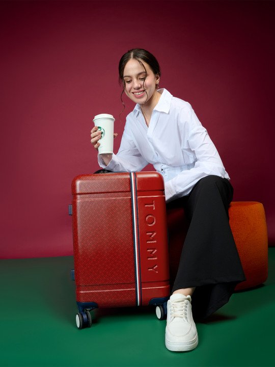 Tommy Hilfiger Textured Hard-Sided Cabin Trolley Suitcase - M